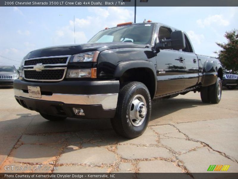 Front 3/4 View of 2006 Silverado 3500 LT Crew Cab 4x4 Dually