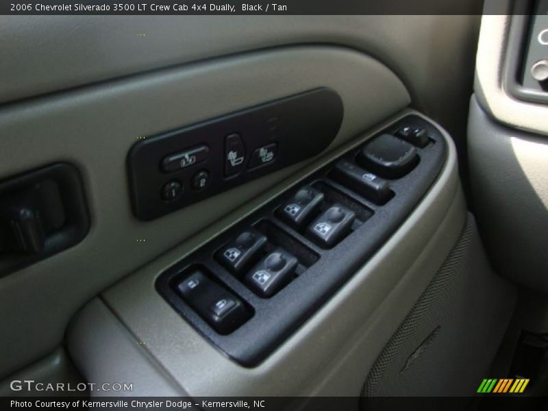 Controls of 2006 Silverado 3500 LT Crew Cab 4x4 Dually