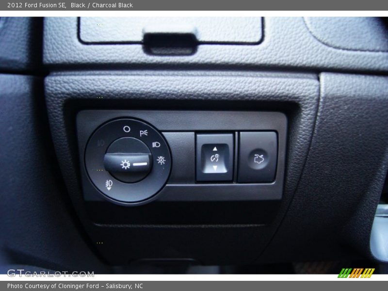 Black / Charcoal Black 2012 Ford Fusion SE