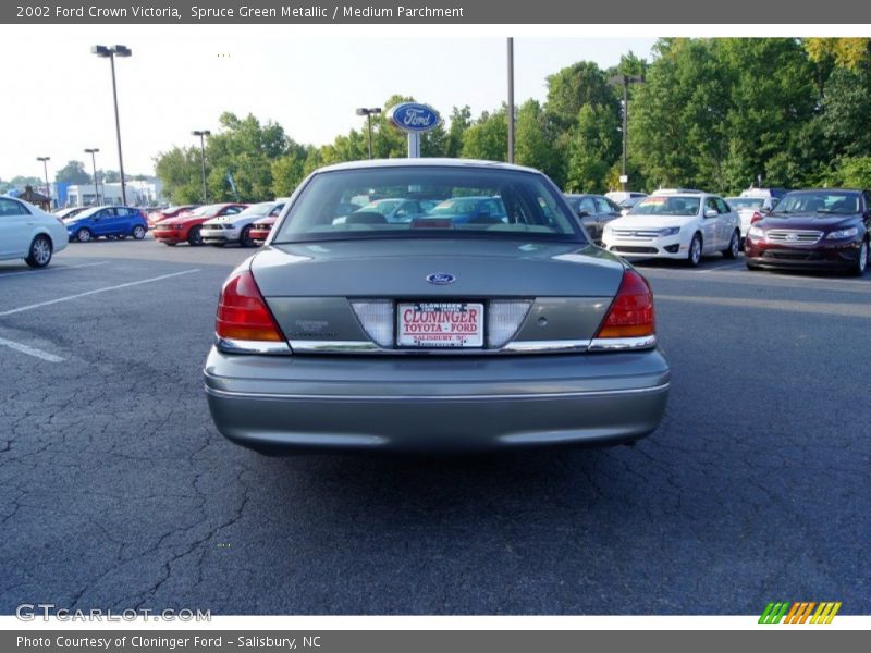 Spruce Green Metallic / Medium Parchment 2002 Ford Crown Victoria