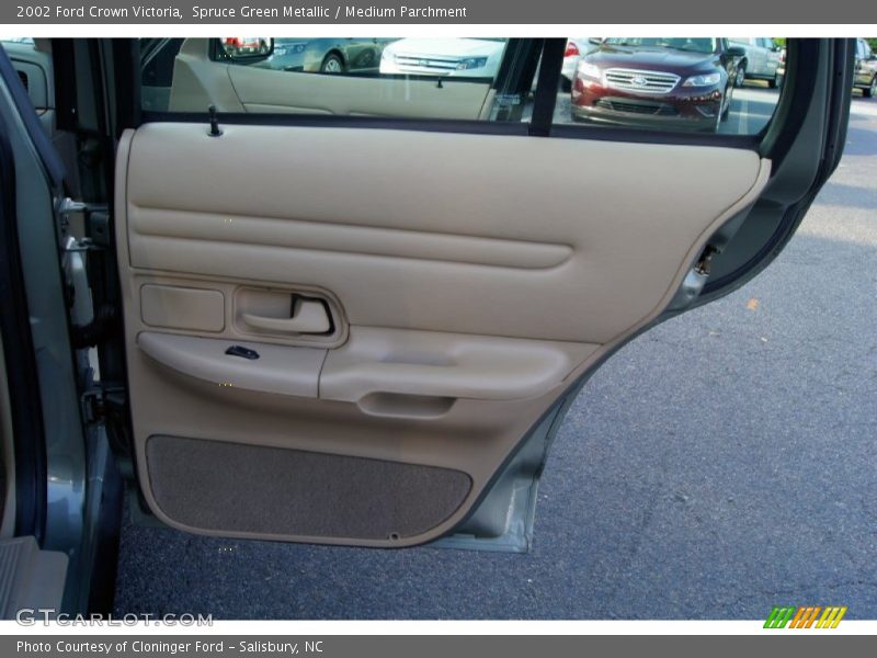 Spruce Green Metallic / Medium Parchment 2002 Ford Crown Victoria