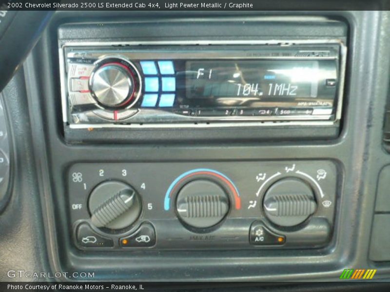 Light Pewter Metallic / Graphite 2002 Chevrolet Silverado 2500 LS Extended Cab 4x4