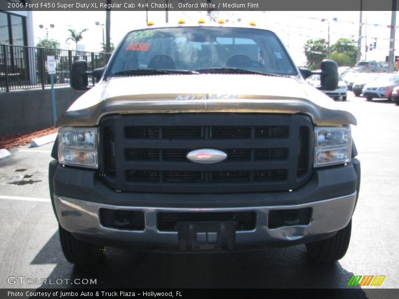 Oxford White / Medium Flint 2006 Ford F450 Super Duty XL Regular Cab 4x4 Chassis