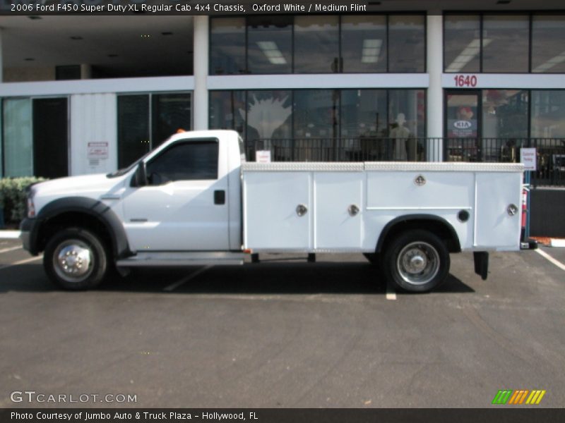 Oxford White / Medium Flint 2006 Ford F450 Super Duty XL Regular Cab 4x4 Chassis