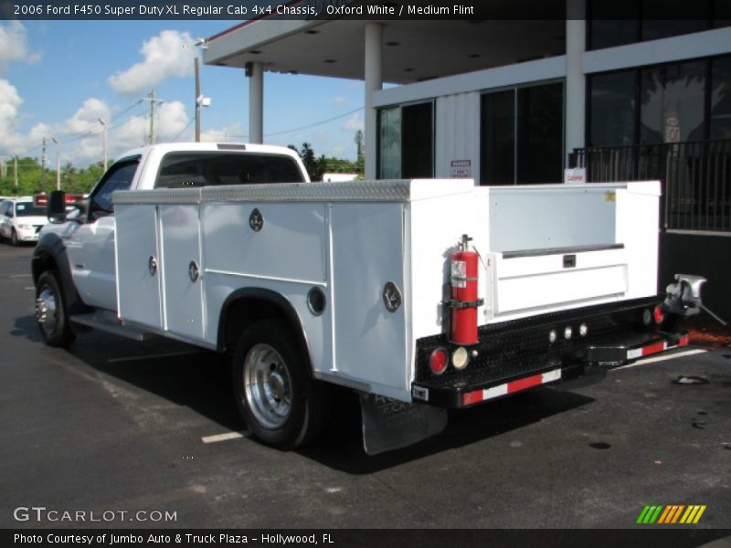 Oxford White / Medium Flint 2006 Ford F450 Super Duty XL Regular Cab 4x4 Chassis
