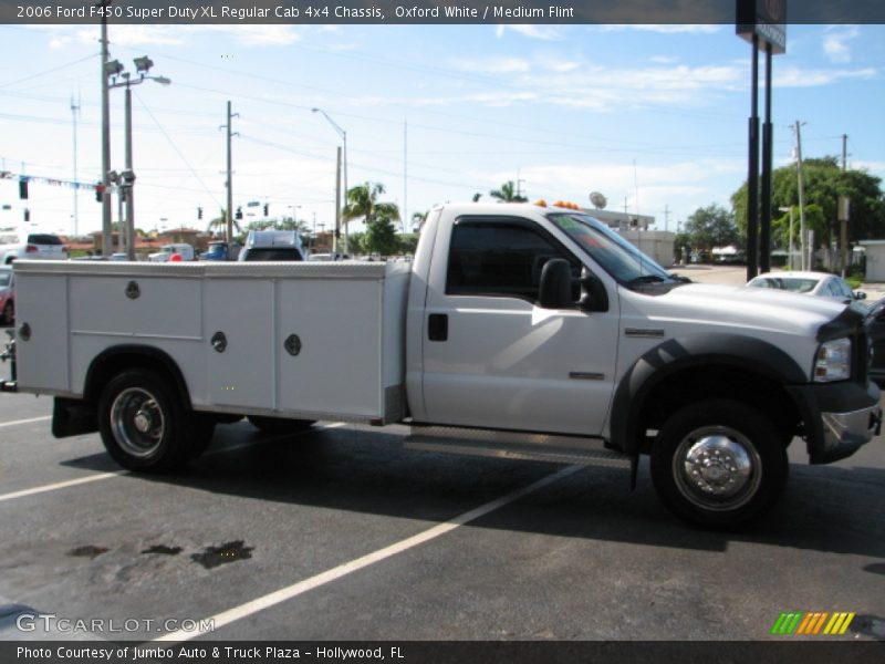 Oxford White / Medium Flint 2006 Ford F450 Super Duty XL Regular Cab 4x4 Chassis