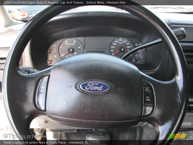 Oxford White / Medium Flint 2006 Ford F450 Super Duty XL Regular Cab 4x4 Chassis