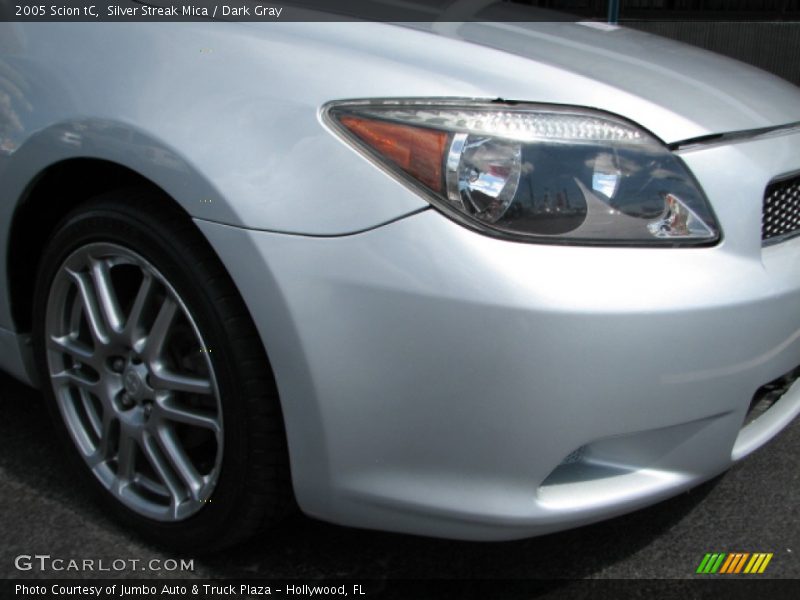 Silver Streak Mica / Dark Gray 2005 Scion tC