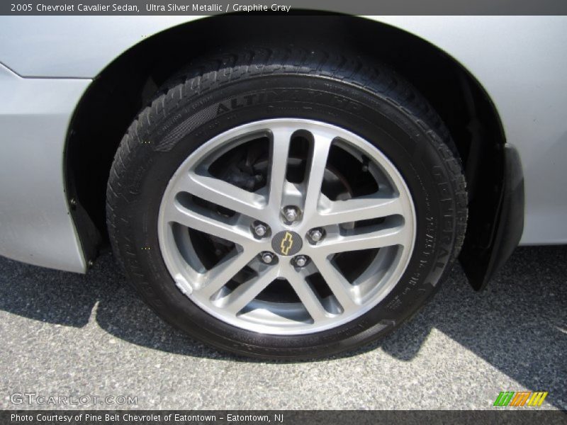 Ultra Silver Metallic / Graphite Gray 2005 Chevrolet Cavalier Sedan