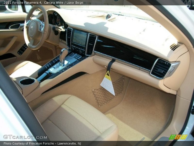 Carrara White / Luxor Beige 2011 Porsche Panamera 4