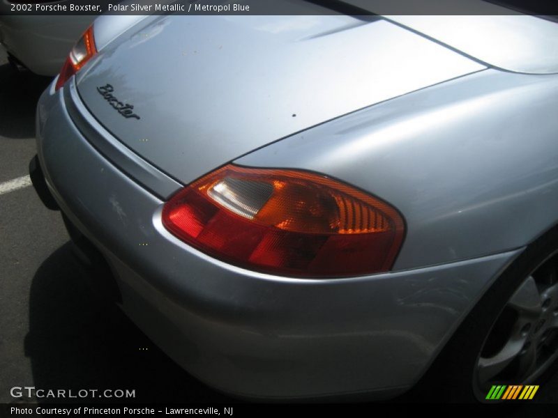 Polar Silver Metallic / Metropol Blue 2002 Porsche Boxster