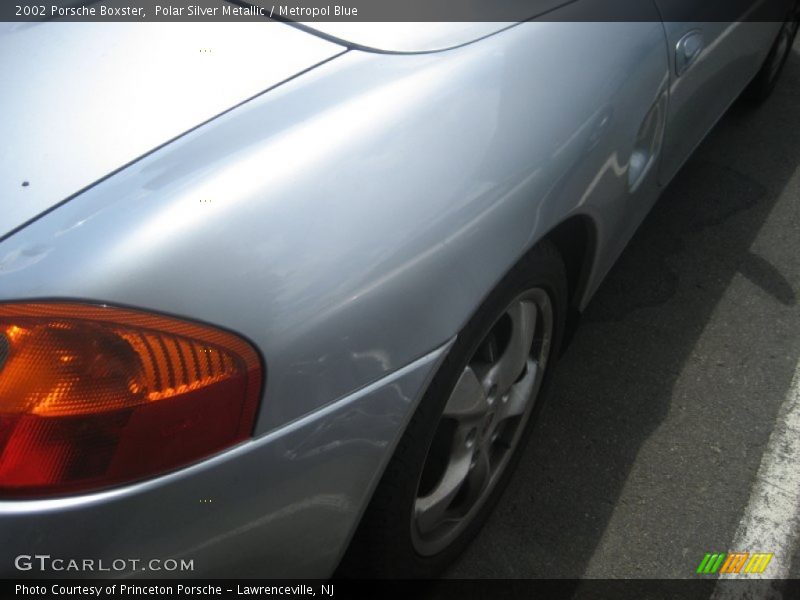 Polar Silver Metallic / Metropol Blue 2002 Porsche Boxster