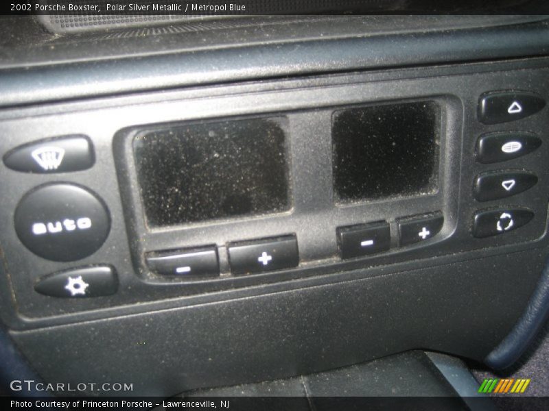 Polar Silver Metallic / Metropol Blue 2002 Porsche Boxster