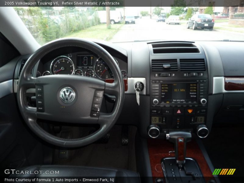 Reflex Silver Metallic / Anthracite 2005 Volkswagen Touareg V6