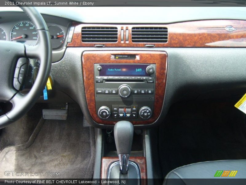 Summit White / Ebony 2011 Chevrolet Impala LT