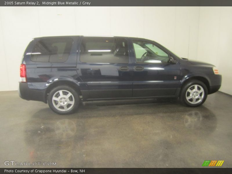 Midnight Blue Metallic / Grey 2005 Saturn Relay 2