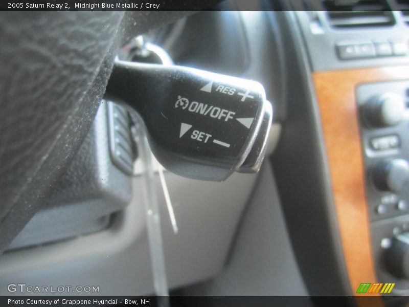 Midnight Blue Metallic / Grey 2005 Saturn Relay 2