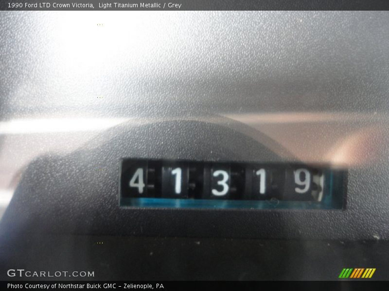 Light Titanium Metallic / Grey 1990 Ford LTD Crown Victoria