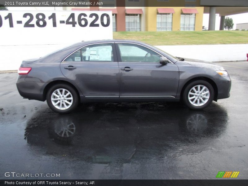 Magnetic Gray Metallic / Ash 2011 Toyota Camry XLE