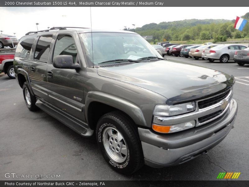 Front 3/4 View of 2000 Suburban 1500 LS 4x4