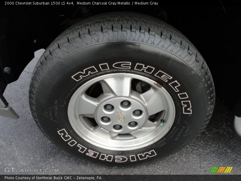  2000 Suburban 1500 LS 4x4 Wheel