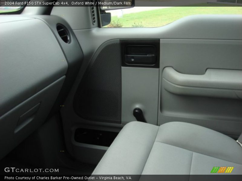 Oxford White / Medium/Dark Flint 2004 Ford F150 STX SuperCab 4x4