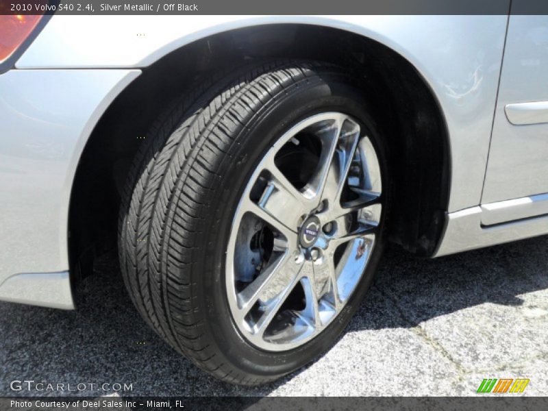 Silver Metallic / Off Black 2010 Volvo S40 2.4i