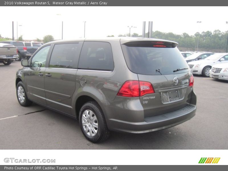 Meteor Gray Metallic / Aero Gray 2010 Volkswagen Routan S