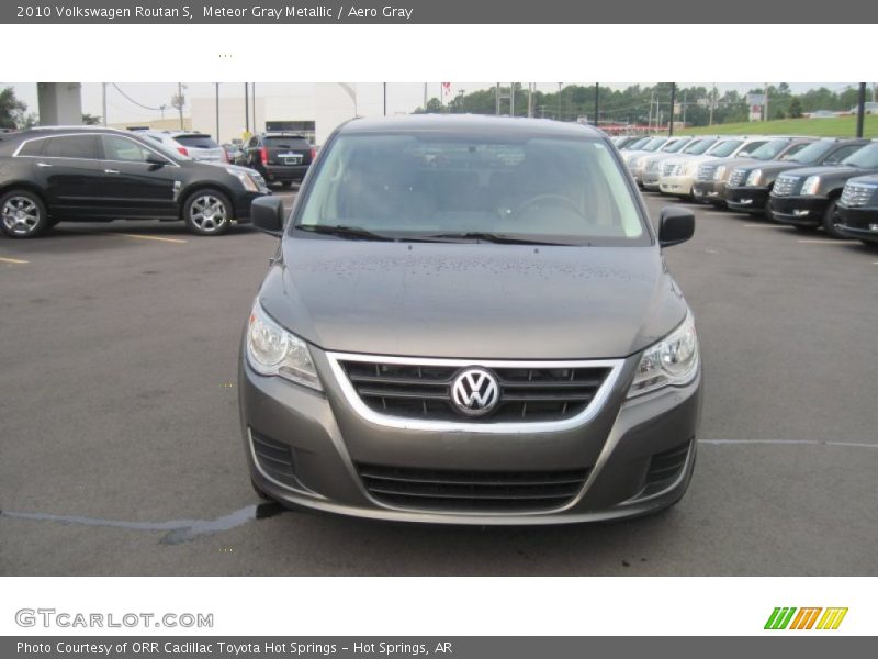 Meteor Gray Metallic / Aero Gray 2010 Volkswagen Routan S