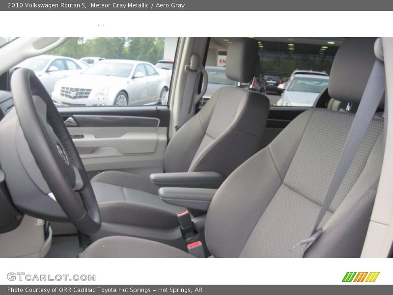 2010 Routan S Aero Gray Interior