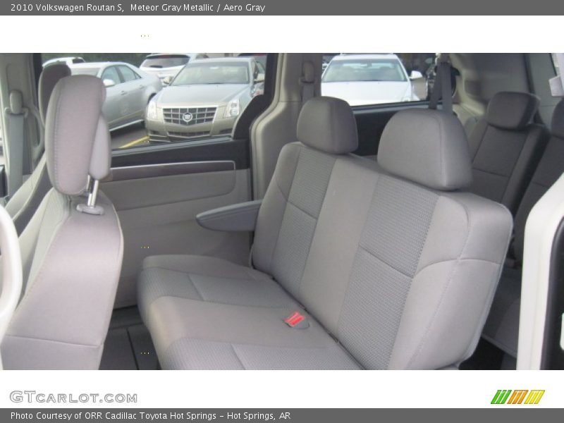  2010 Routan S Aero Gray Interior