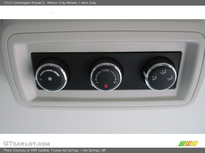 Controls of 2010 Routan S
