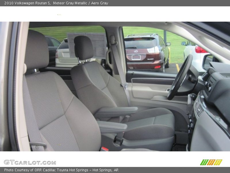 Meteor Gray Metallic / Aero Gray 2010 Volkswagen Routan S