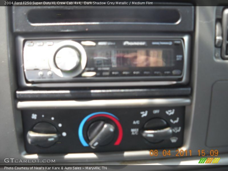 Dark Shadow Grey Metallic / Medium Flint 2004 Ford F250 Super Duty XL Crew Cab 4x4