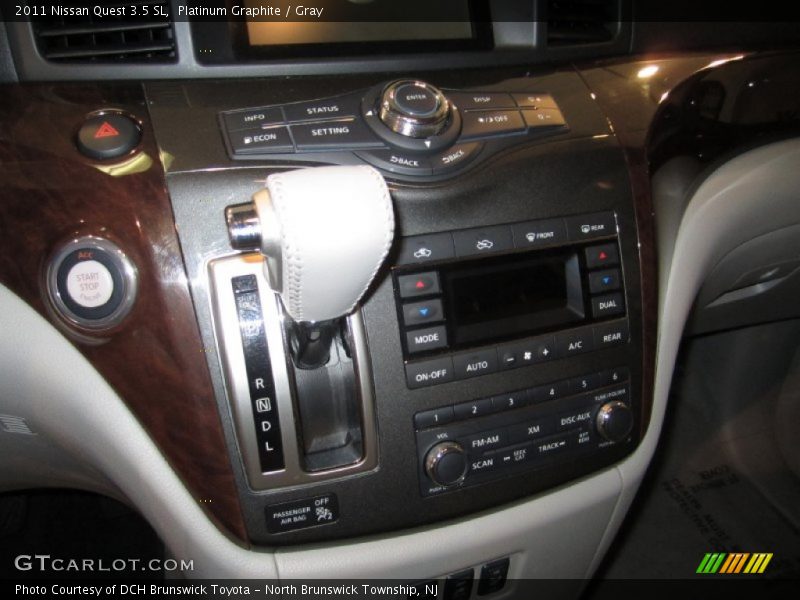 Dashboard of 2011 Quest 3.5 SL
