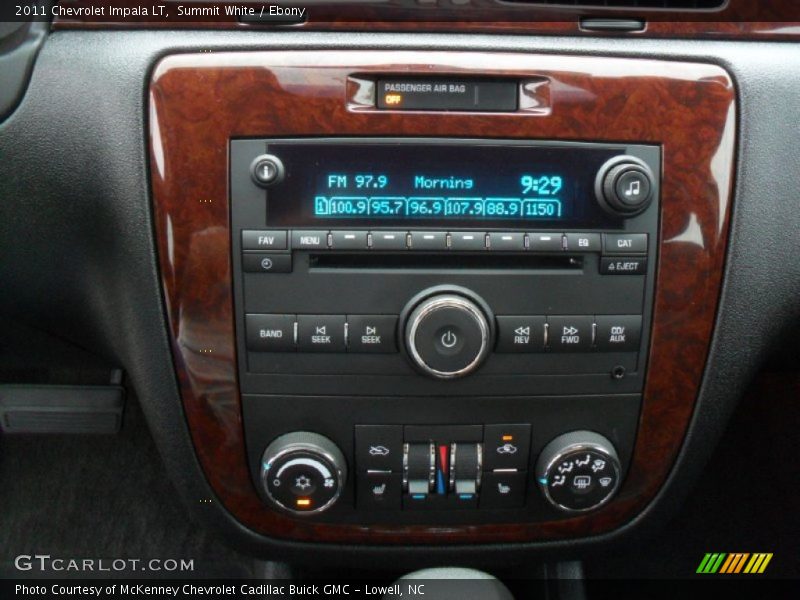 Summit White / Ebony 2011 Chevrolet Impala LT