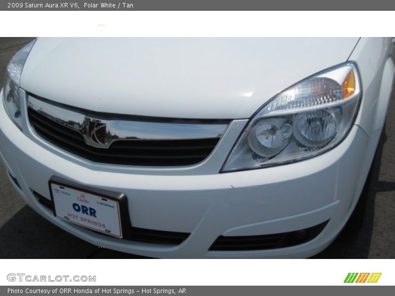 Polar White / Tan 2009 Saturn Aura XR V6