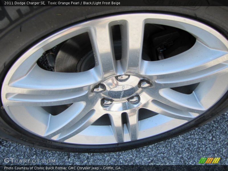 Toxic Orange Pearl / Black/Light Frost Beige 2011 Dodge Charger SE