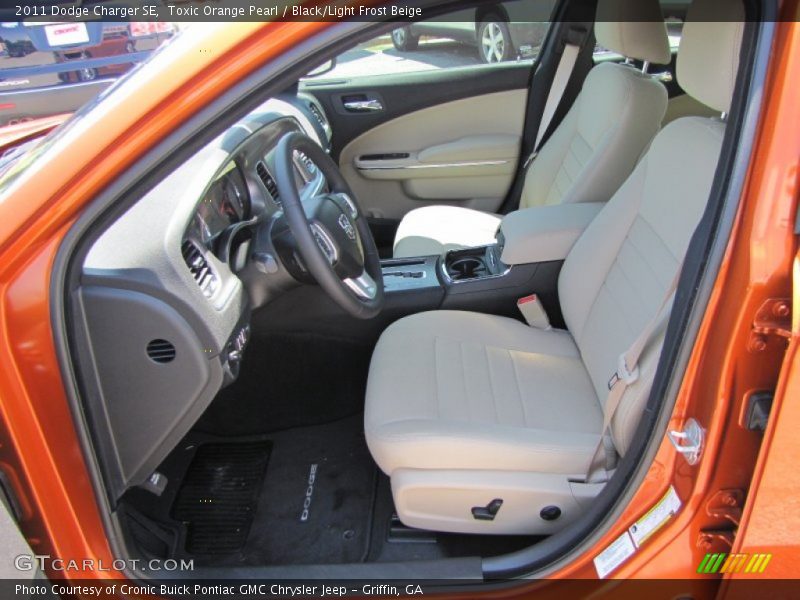 Toxic Orange Pearl / Black/Light Frost Beige 2011 Dodge Charger SE