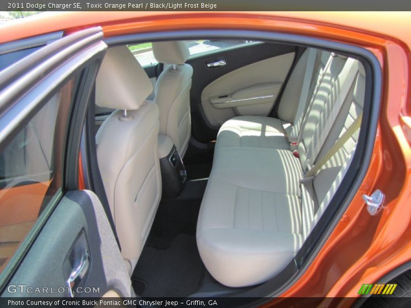 Toxic Orange Pearl / Black/Light Frost Beige 2011 Dodge Charger SE