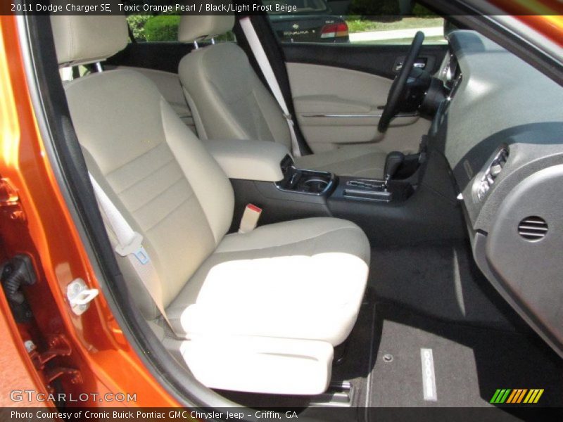 Toxic Orange Pearl / Black/Light Frost Beige 2011 Dodge Charger SE
