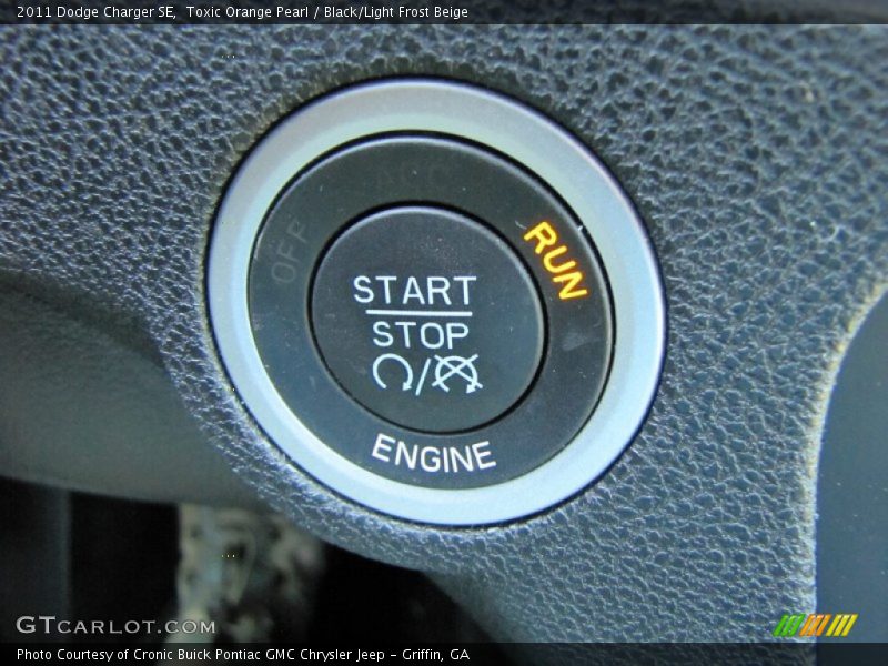 Toxic Orange Pearl / Black/Light Frost Beige 2011 Dodge Charger SE