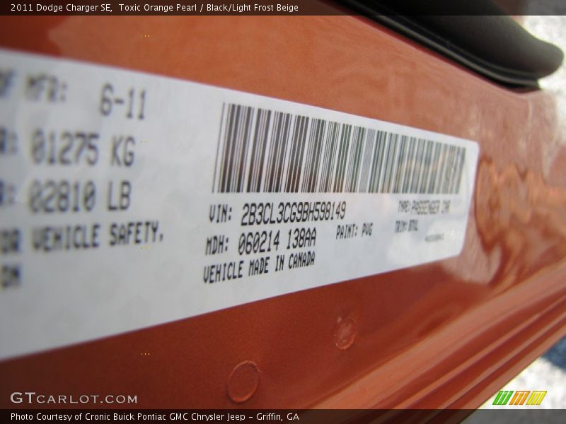 Toxic Orange Pearl / Black/Light Frost Beige 2011 Dodge Charger SE