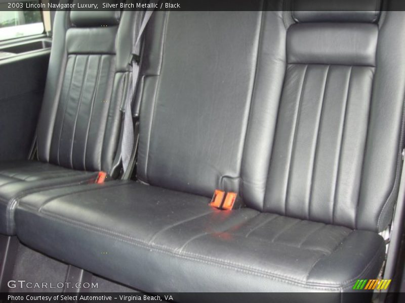 Silver Birch Metallic / Black 2003 Lincoln Navigator Luxury