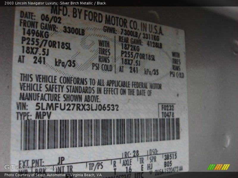 Silver Birch Metallic / Black 2003 Lincoln Navigator Luxury