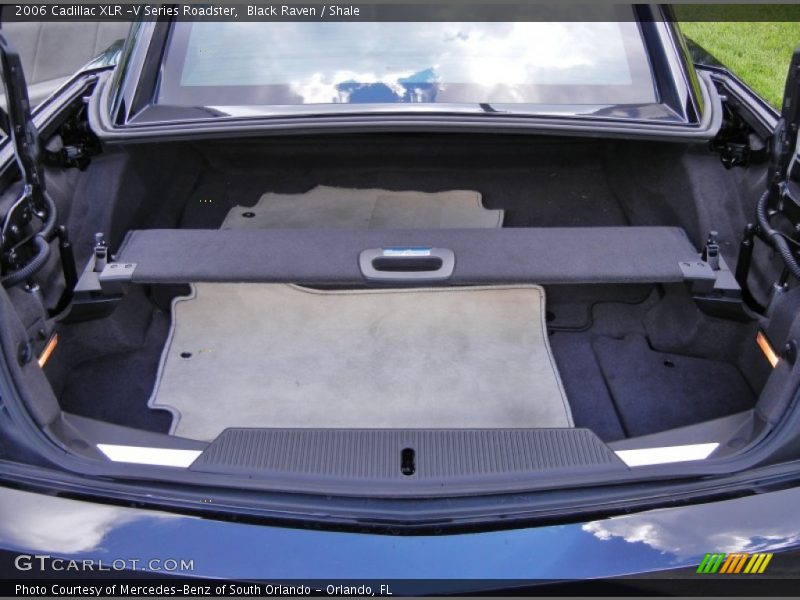  2006 XLR -V Series Roadster Trunk