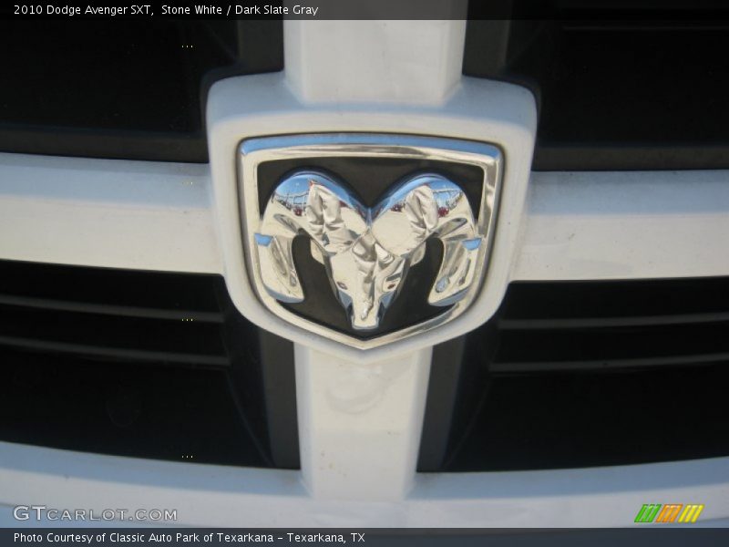 Stone White / Dark Slate Gray 2010 Dodge Avenger SXT