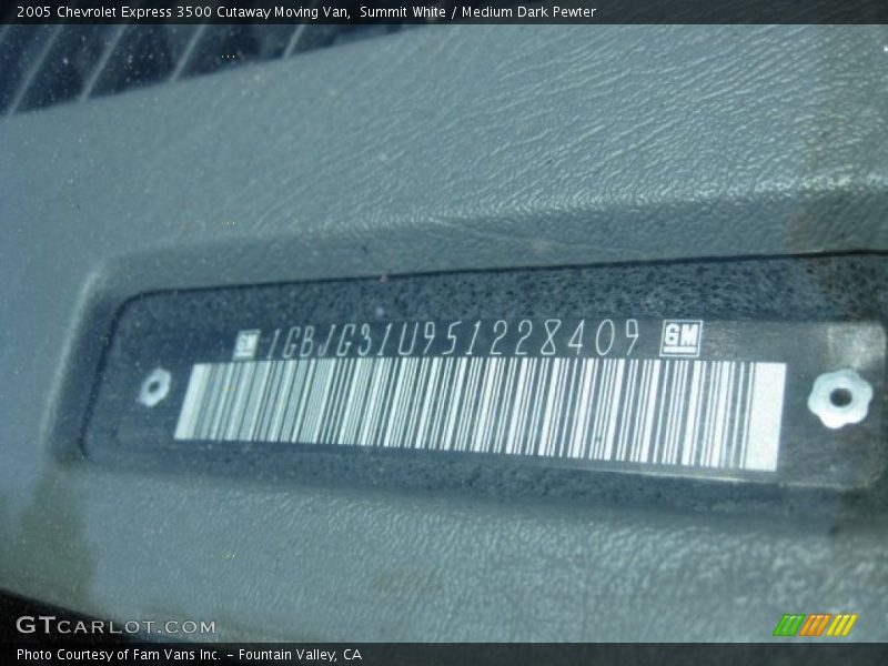 Summit White / Medium Dark Pewter 2005 Chevrolet Express 3500 Cutaway Moving Van