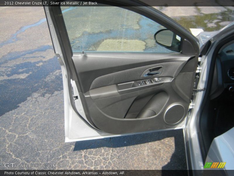 Silver Ice Metallic / Jet Black 2012 Chevrolet Cruze LT