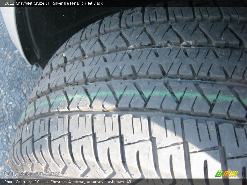 Silver Ice Metallic / Jet Black 2012 Chevrolet Cruze LT